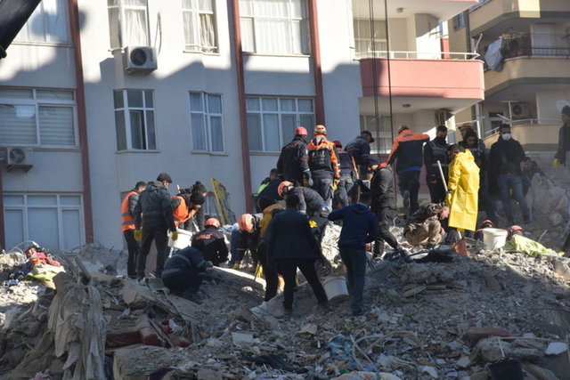 Depremde son durum Adana da kaç kişi öldü ve yaralandı kaç bina yıkıldı