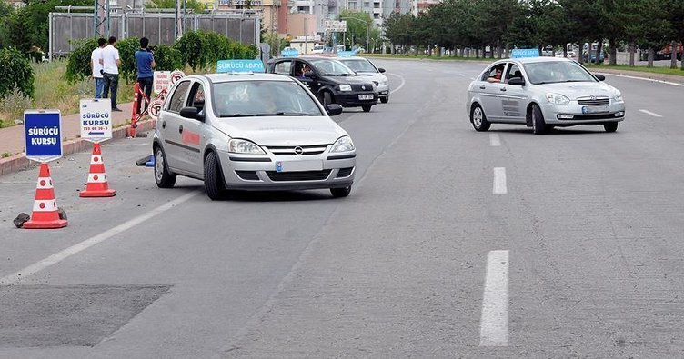 Dolandırıcılardan yeni yöntem! Ehliyet almak isteyen vatandaşları hedef alıyorlar