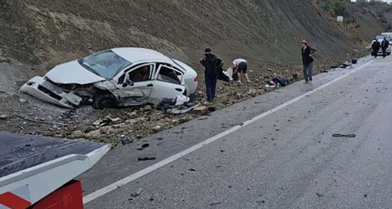 Burdurda 3 araçlı zincirleme kaza 5 yaralı