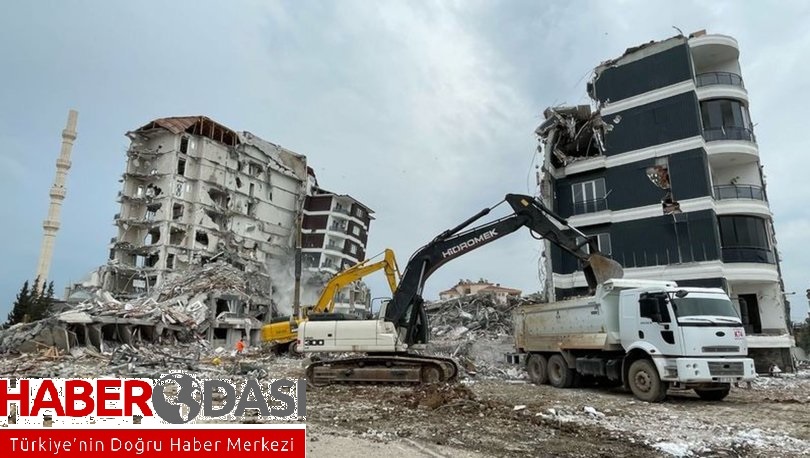 Son dakika haberi Depremlerdeki toplam can kaybı açıklandı