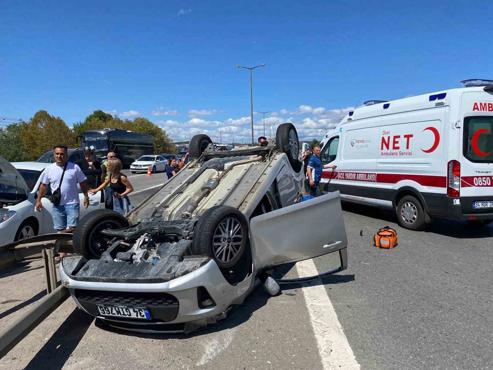 Tuzla TEM otoyolunda zincirleme kaza 1 yaralı