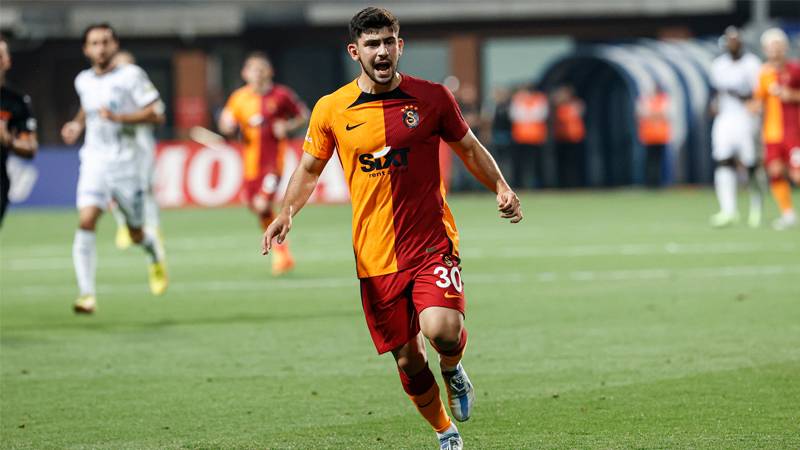 Galatasaray'da Yusuf Demir'den üç teklife ret!