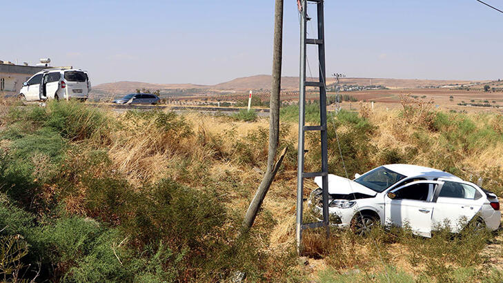 Gaziantepte otomobille hafif ticari araç çarpıştı 3 ölü 6 yaralı