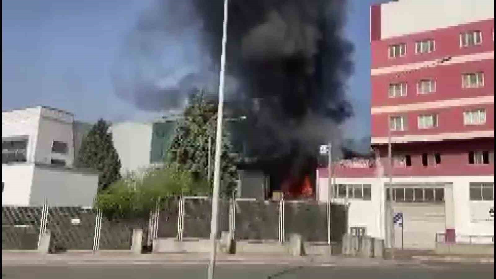 Tuzlada madeni yağ fabrikası alev alev yandı