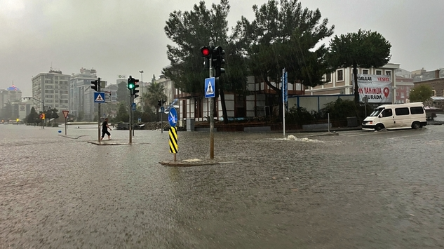 Samsunda şiddetli yağış nedeniyle eğitime 1 gün ara verildi